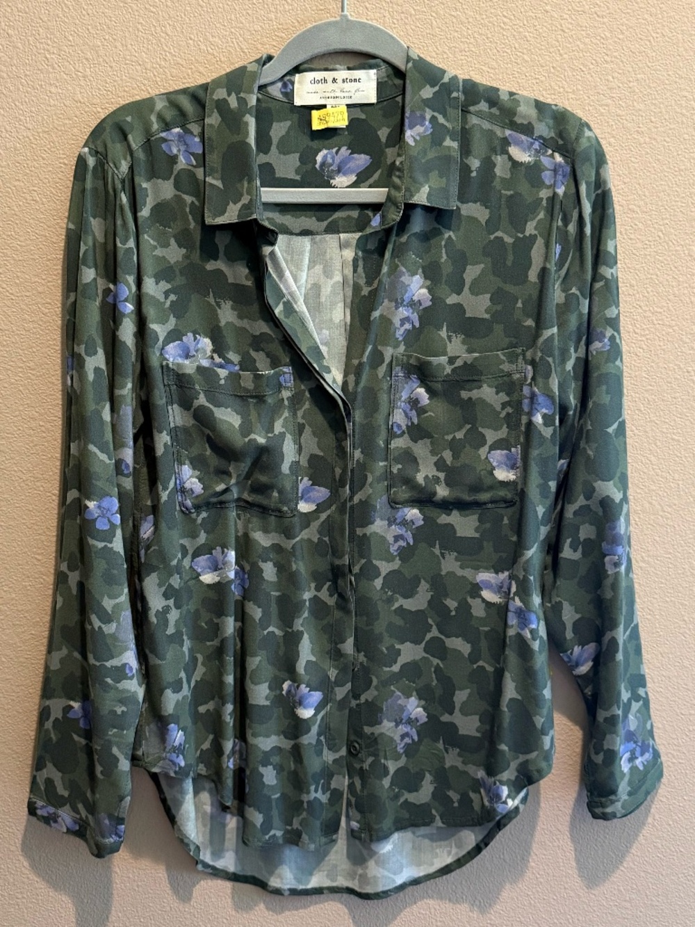 Cloth & Stone, Anthropologie bottom up shirt, women's size M